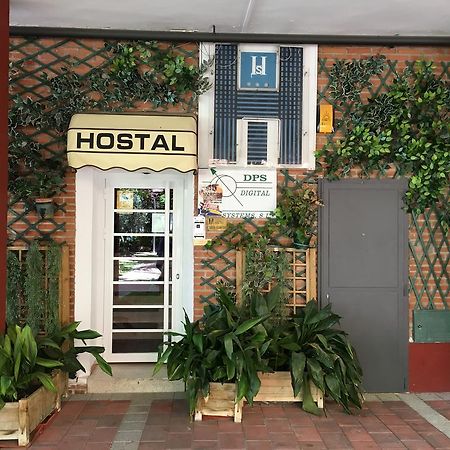 Hostal Tres Cantos Exterior photo