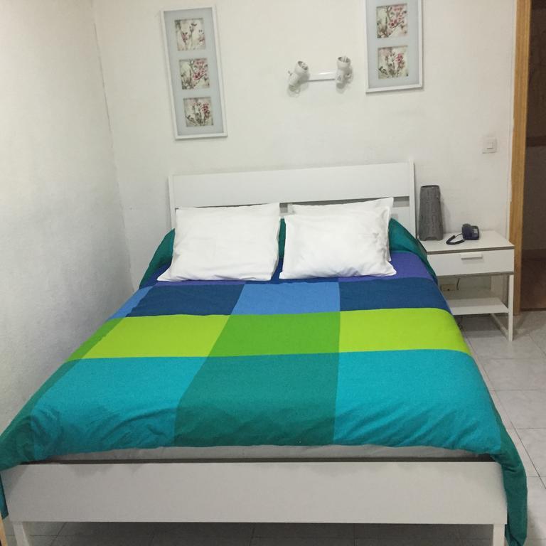 Hostal Tres Cantos Exterior photo