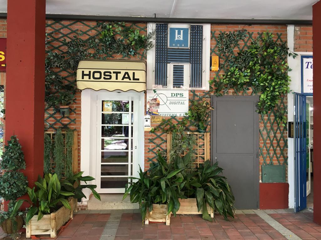 Hostal Tres Cantos Exterior photo